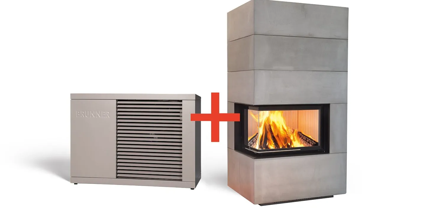 Das Bild zeigt eine moderne Wärmepumpe der Marke Brunner neben einem stylischen Kamin mit sichtbarem Holzfeuer, getrennt durch ein rotes Pluszeichen.