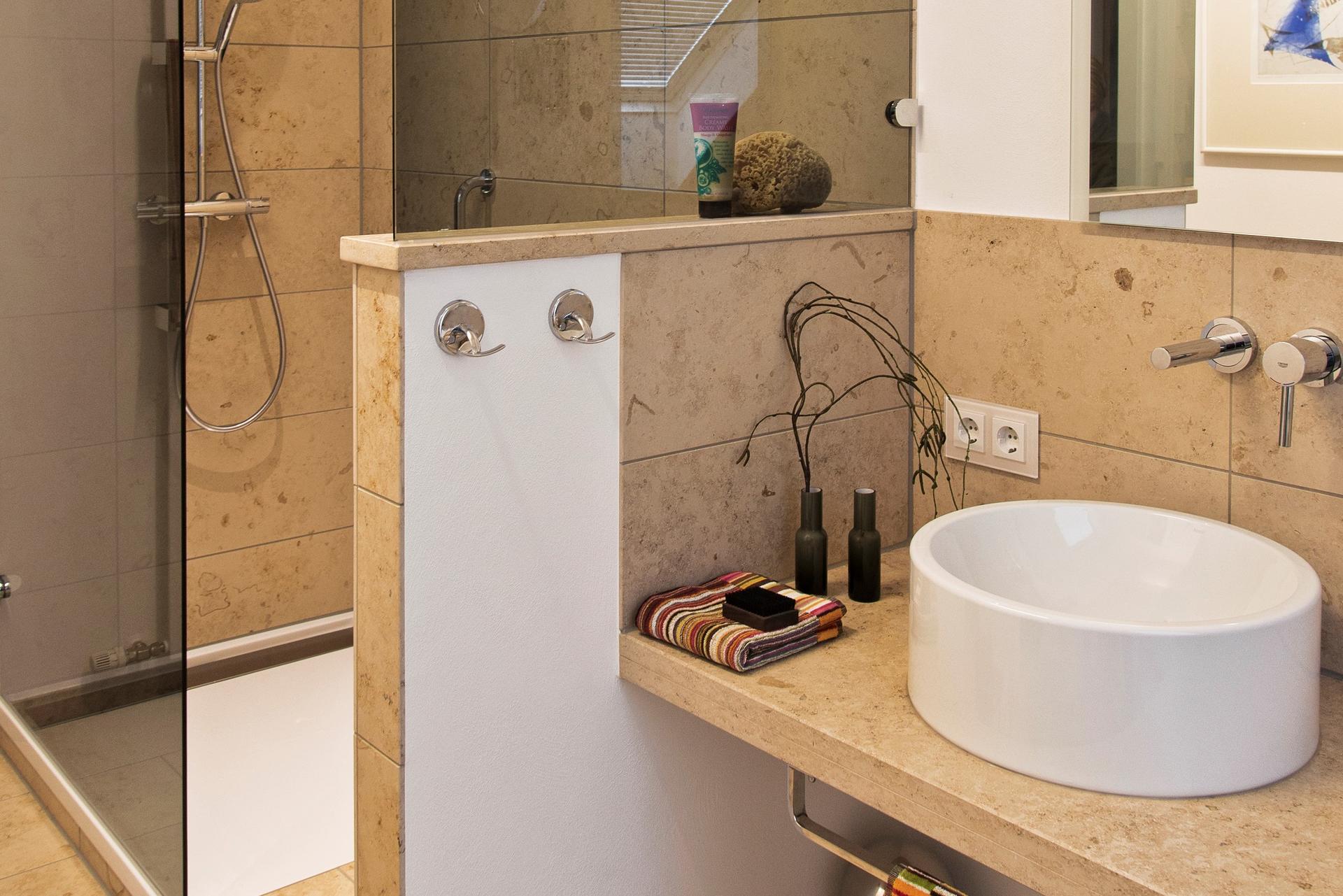 Naturstein im Badezimmer