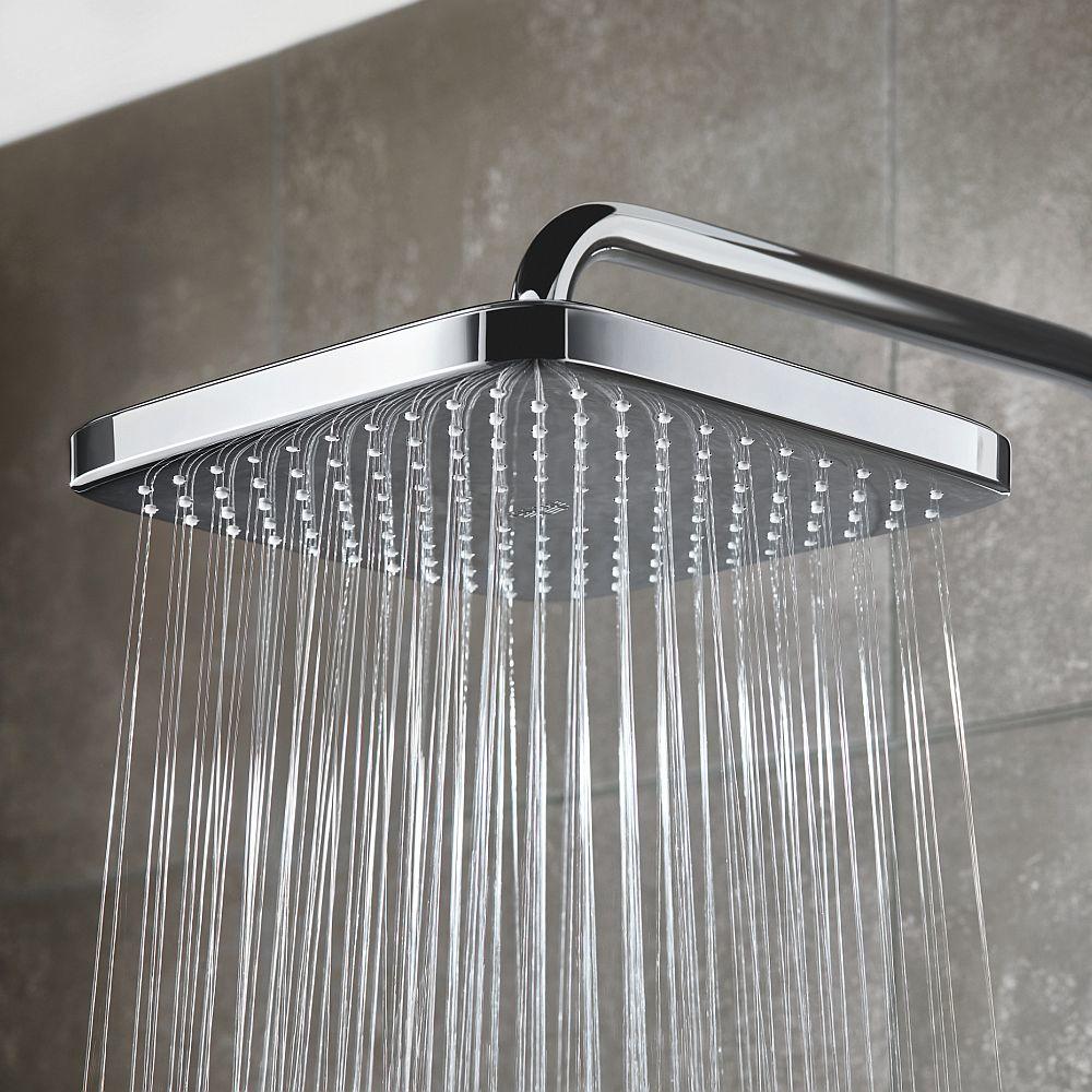 Große Eckbrause mit Rain-Strahl-Funktion von GROHE 